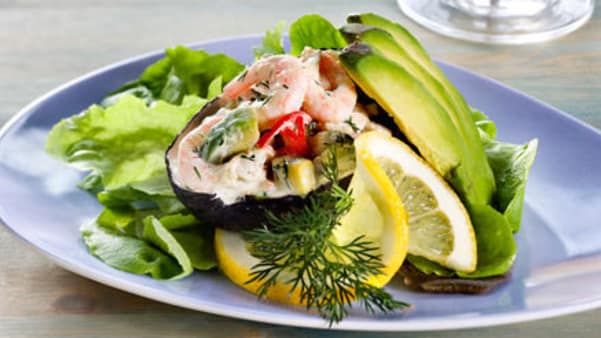 Avocado med rekesalat Avocado med rekesalat