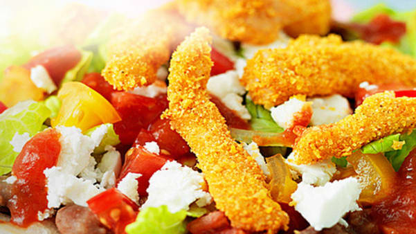 Tostadas med fetaost og sprø kylling Tostadas med fetaost og sprø kylling