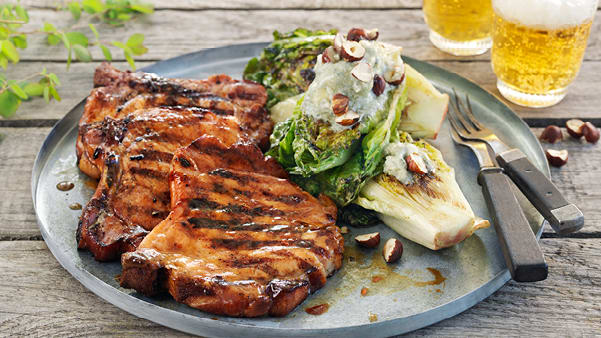 Sommerkoteletter med gratinert hjertesalat Sommerkoteletter med gratinert hjertesalat