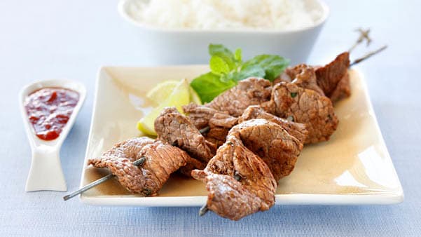 Asiatisk biff på grillspyd Asiatisk biff på grillspyd