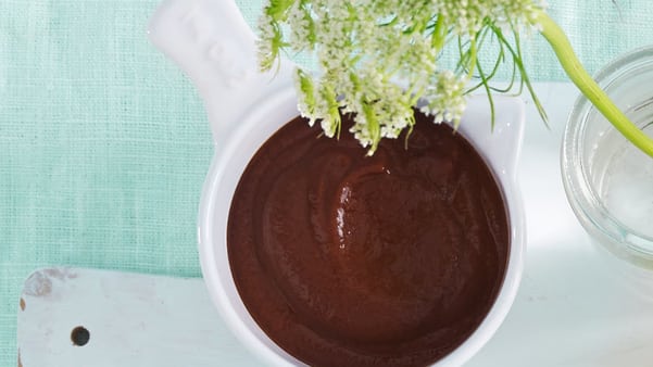 Mørk marinade med øl og sjokolade Mørk marinade med øl og sjokolade