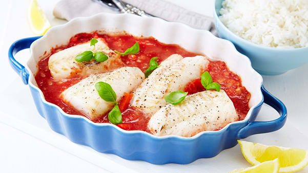 Ovnsbakt torsk i tomatsaus Ovnsbakt torsk i tomatsaus