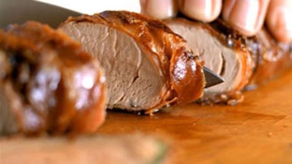 Svinefilet innbakt i spekeskinke Svinefilet innbakt i spekeskinke
