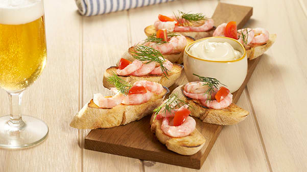 Reker på bruschetta med aioli Reker på bruschetta med aioli