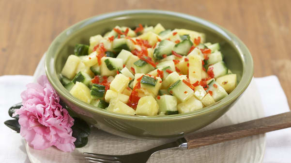 Ananas- og agurksalat Ananas- og agurksalat