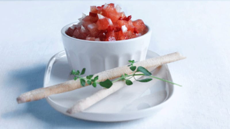Tomat og løksalat