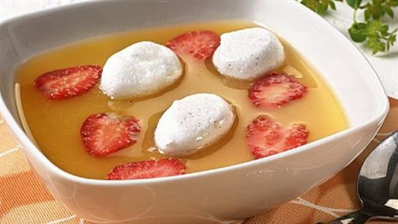 Aprikossuppe med snøegg