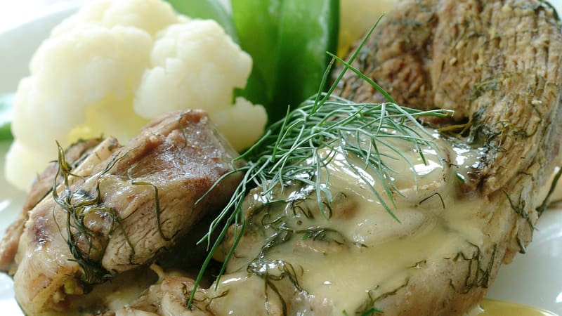 Kokt lammekjøtt med dill