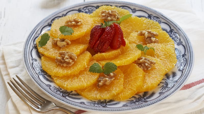 Appelsinsalat med valnøtter