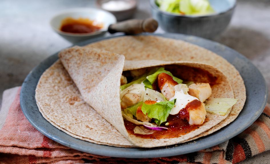 Kyllingfilet i wrap med BBQ saus Kyllingfilet i wrap med BBQ saus