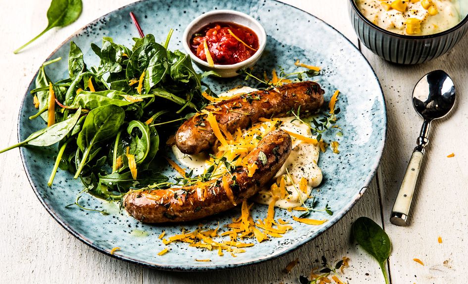 Grillet chorizopølse med kremet maisstuing Grillet chorizopølse med kremet maisstuing