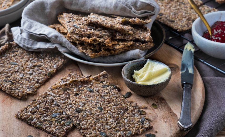 Hjemmelaget knekkebrød Hjemmelaget knekkebrød