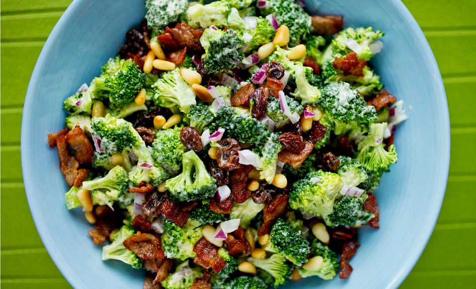Brokkolisalat med bacon Brokkolisalat med bacon