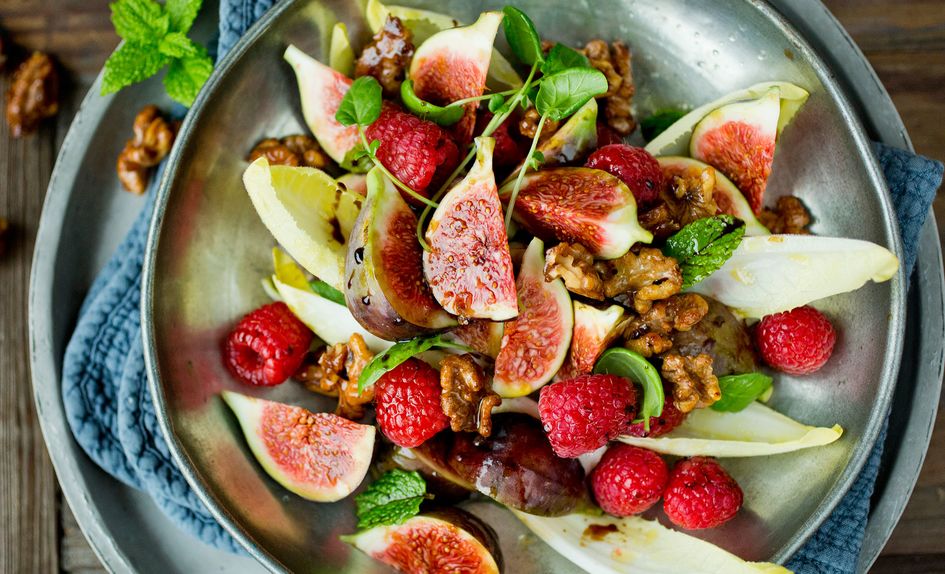 Fersk fikensalat med søte nøtter Fersk fikensalat med søte nøtter