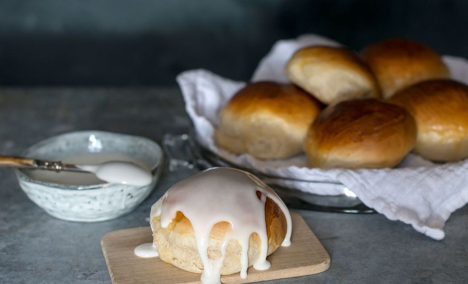 Hveteboller uten melk og egg Hveteboller uten melk og egg