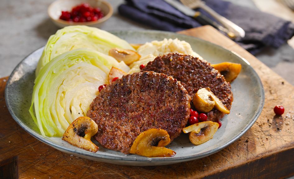 Viltkarbonader med sopp, kål og selleripuré Viltkarbonader med sopp, kål og selleripuré