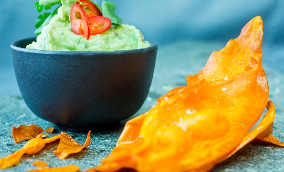 Søtpotetchips med guacamole Søtpotetchips med guacamole