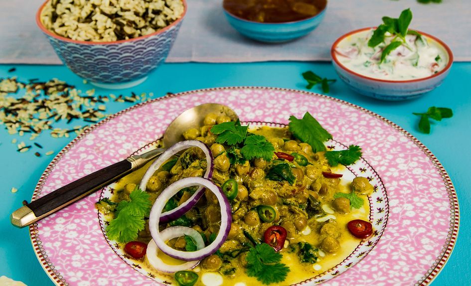 Indisk curry med kikerter og spinat Indisk curry med kikerter og spinat