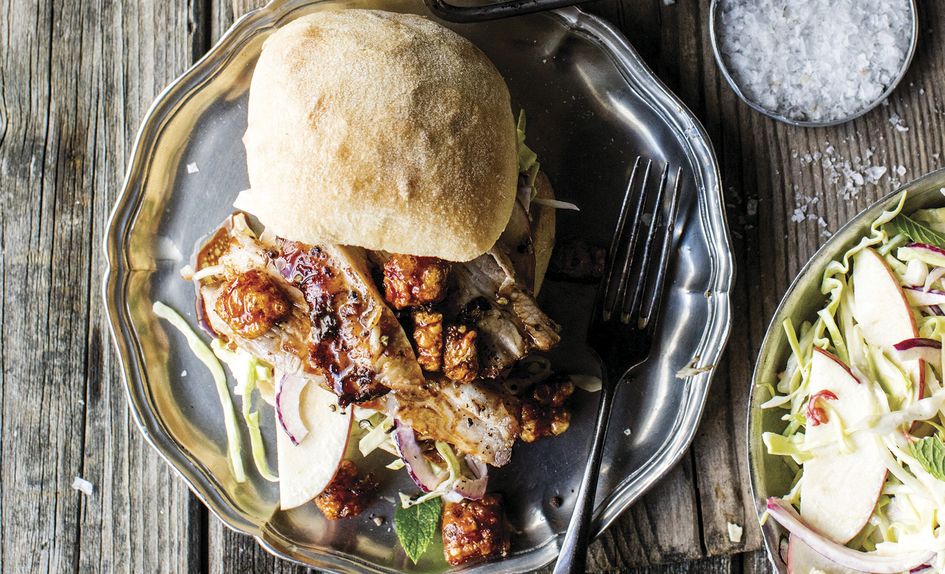 Ribbesandwich med epleslaw Ribbesandwich med epleslaw