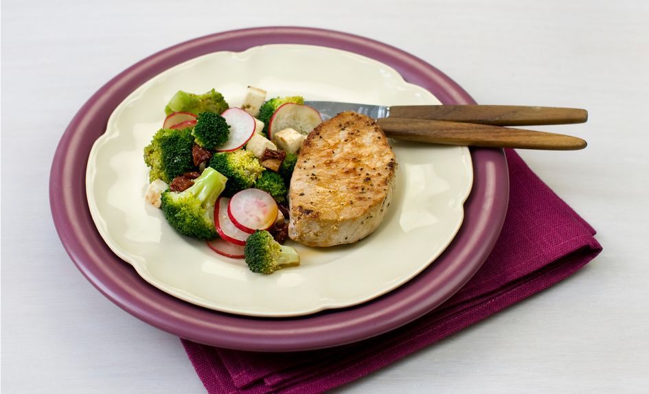 Svinefilet med brokkolisalat Svinefilet med brokkolisalat