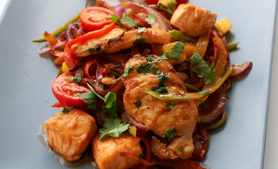 Wok med laks og breiflabb Wok med laks og breiflabb