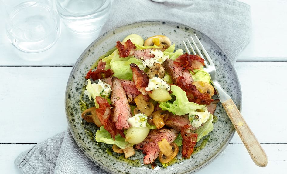 Biffsalat med bacon Biffsalat med bacon