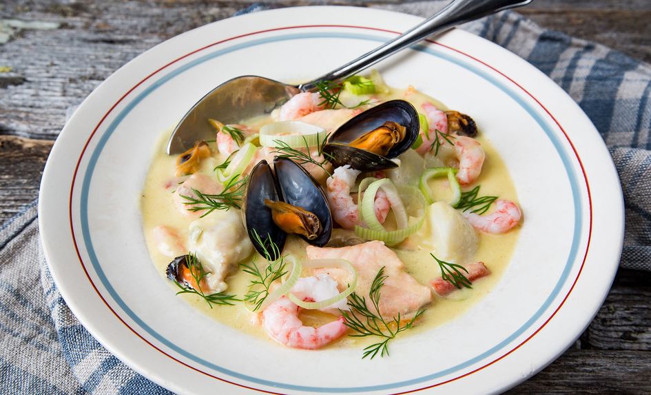 Kremet fiskesuppe med blåskjell og reker Kremet fiskesuppe med blåskjell og reker