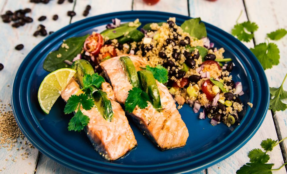Laks med avokadofyll og quinoa Laks med avokadofyll og quinoa