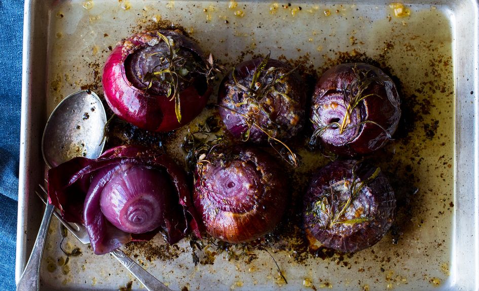 Bakte hele rødløk Bakte hele rødløk