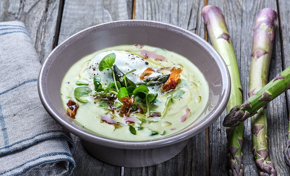 Kremet aspargessuppe Kremet aspargessuppe