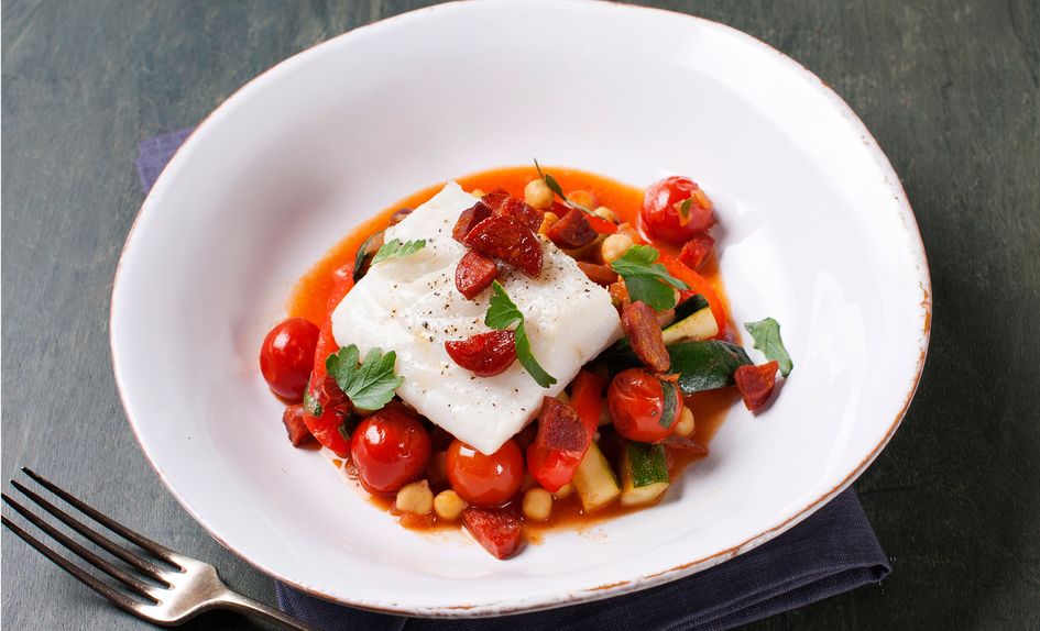 Ovnsbakt torsk med kikerter og chorizo Ovnsbakt torsk med kikerter og chorizo