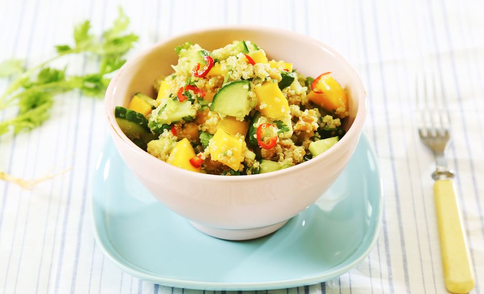 Quinoasalat med koriander, mango og chili Quinoasalat med koriander, mango og chili
