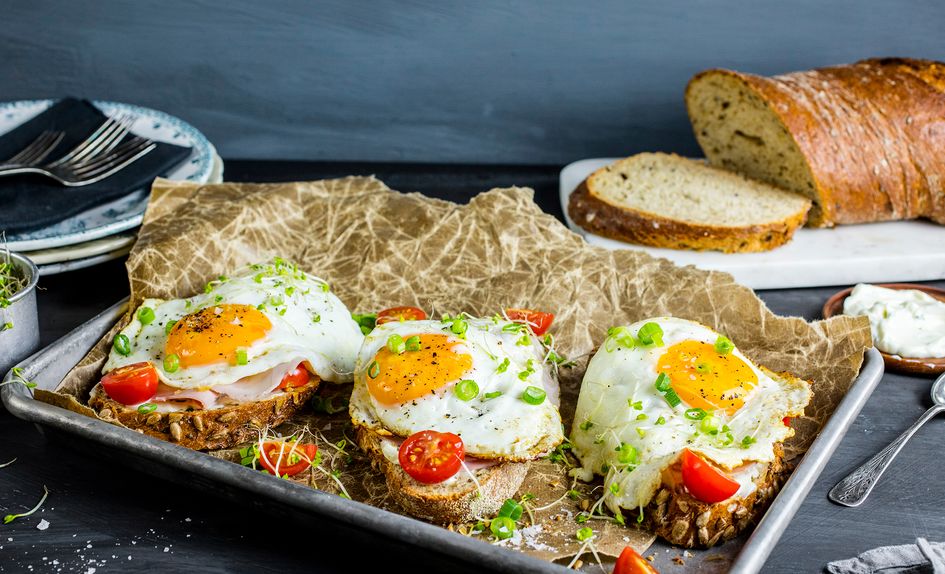 Frokostsmørbrød med speilegg Frokostsmørbrød med speilegg