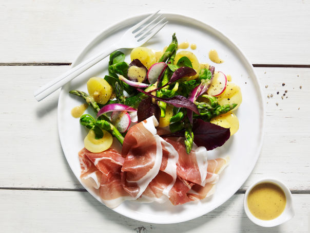 Lun salat med potet og spekeskinke Lun salat med potet og spekeskinke