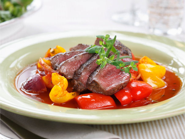 Ytrefilet av lam med piperade Ytrefilet av lam med piperade