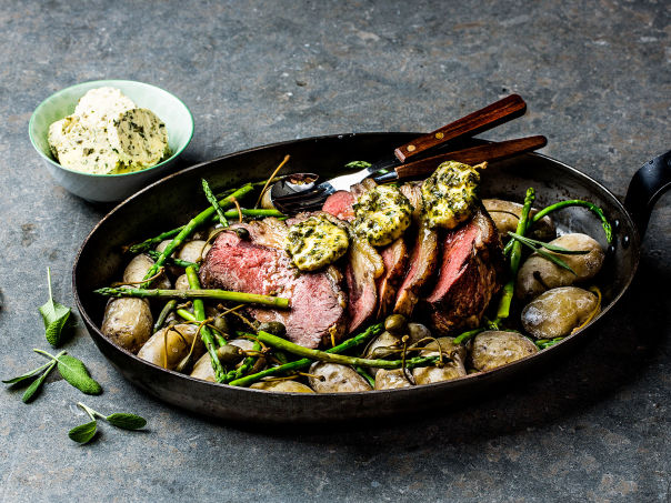 Saftig ytrefilet med saltkokte poteter Saftig ytrefilet med saltkokte poteter