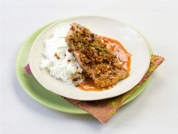 Svinefilet med peanøtter og sur søt saus Svinefilet med peanøtter og sur søt saus