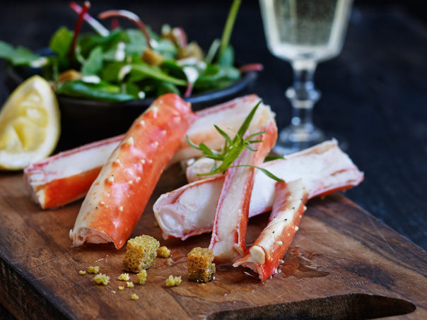 Kokt kongekrabbe med dressing Kokt kongekrabbe med dressing