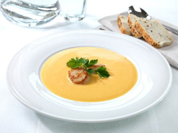 Gresskarsuppe med kamskjell Gresskarsuppe med kamskjell