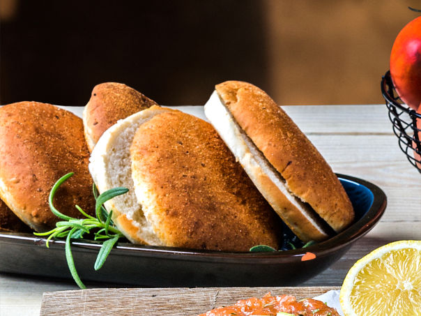 Hjemmelagde hamburgerbrød Hjemmelagde hamburgerbrød