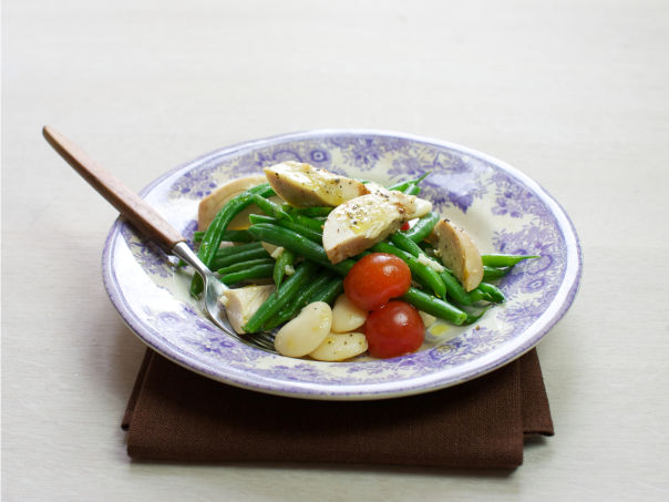 Varm bønnesalat med grillet kylling Varm bønnesalat med grillet kylling