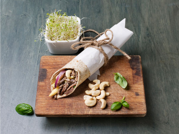 Fullkornswrap med reinskav og cashewnøtter Fullkornswrap med reinskav og cashewnøtter