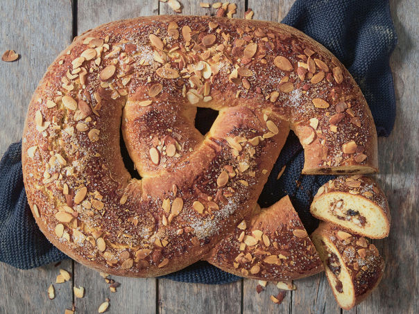 Hjemmebakt kringle med fyll Hjemmebakt kringle med fyll