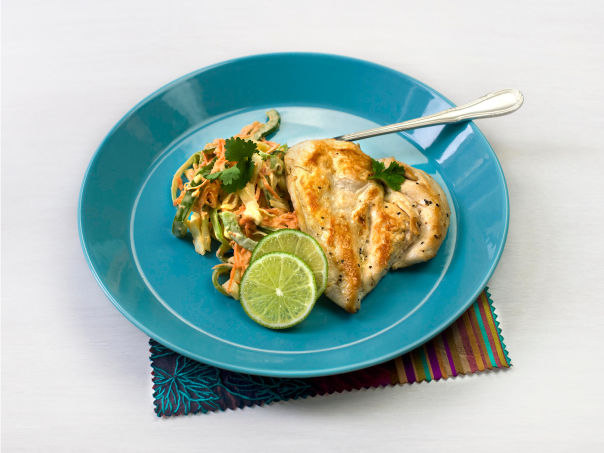 Limekylling med tex-mex-råkostsalat Limekylling med tex-mex-råkostsalat