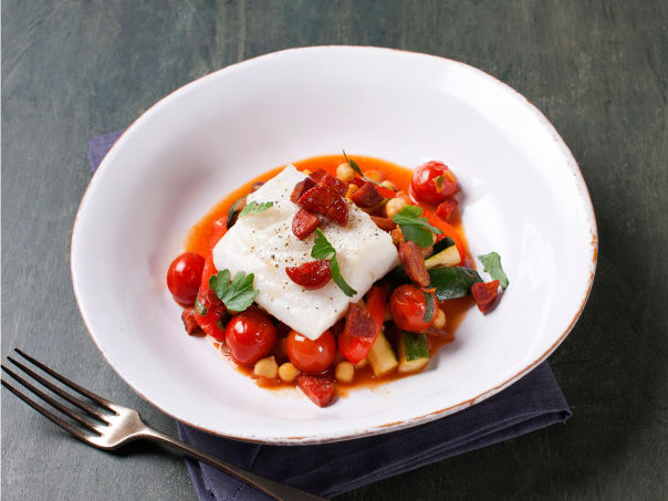 Ovnsbakt torsk med kikerter og chorizo Ovnsbakt torsk med kikerter og chorizo