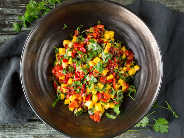 Grillet paprika, mango og chilisalsa Grillet paprika, mango og chilisalsa
