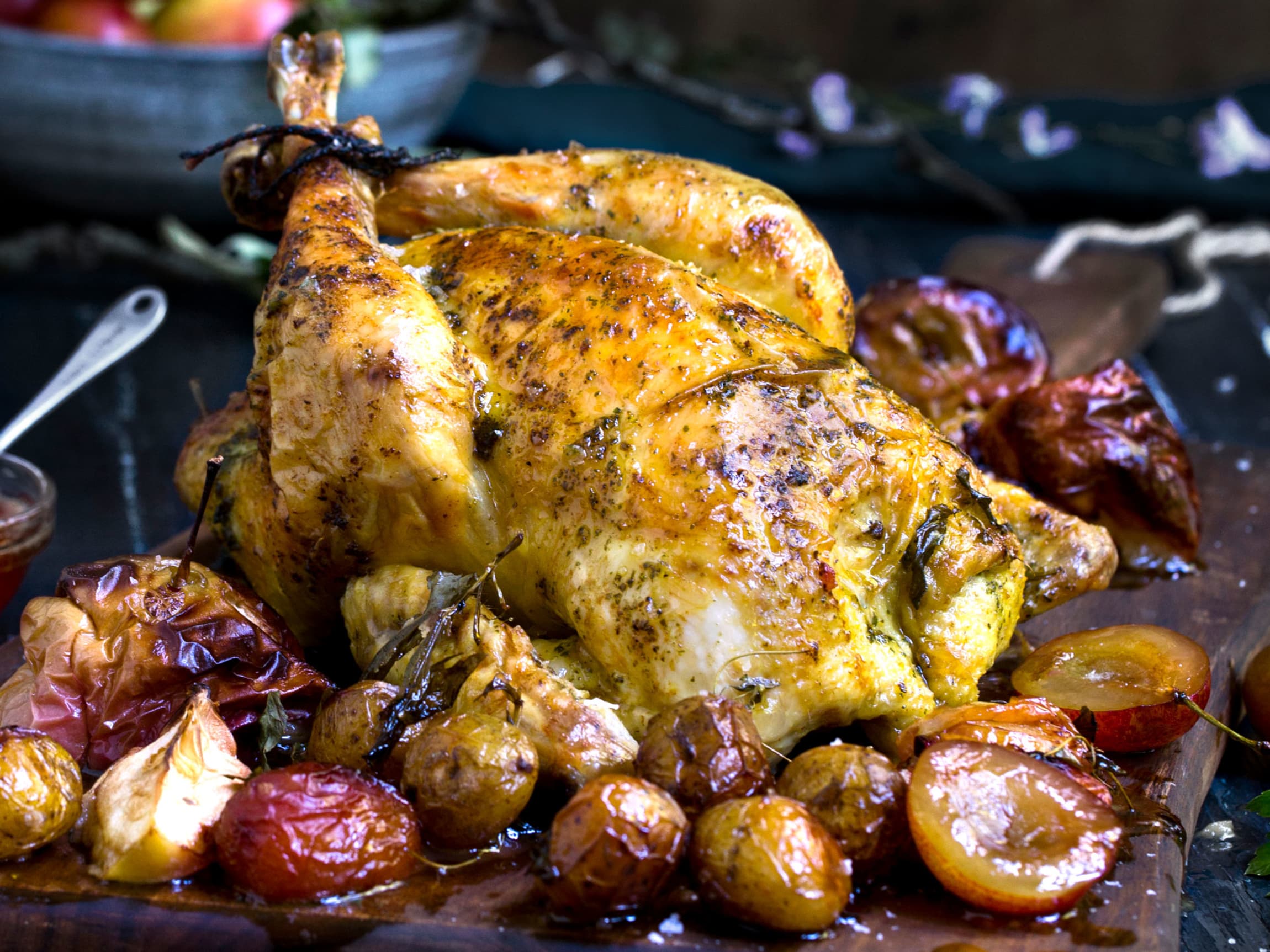 Slik steker du hel kylling Meny.no