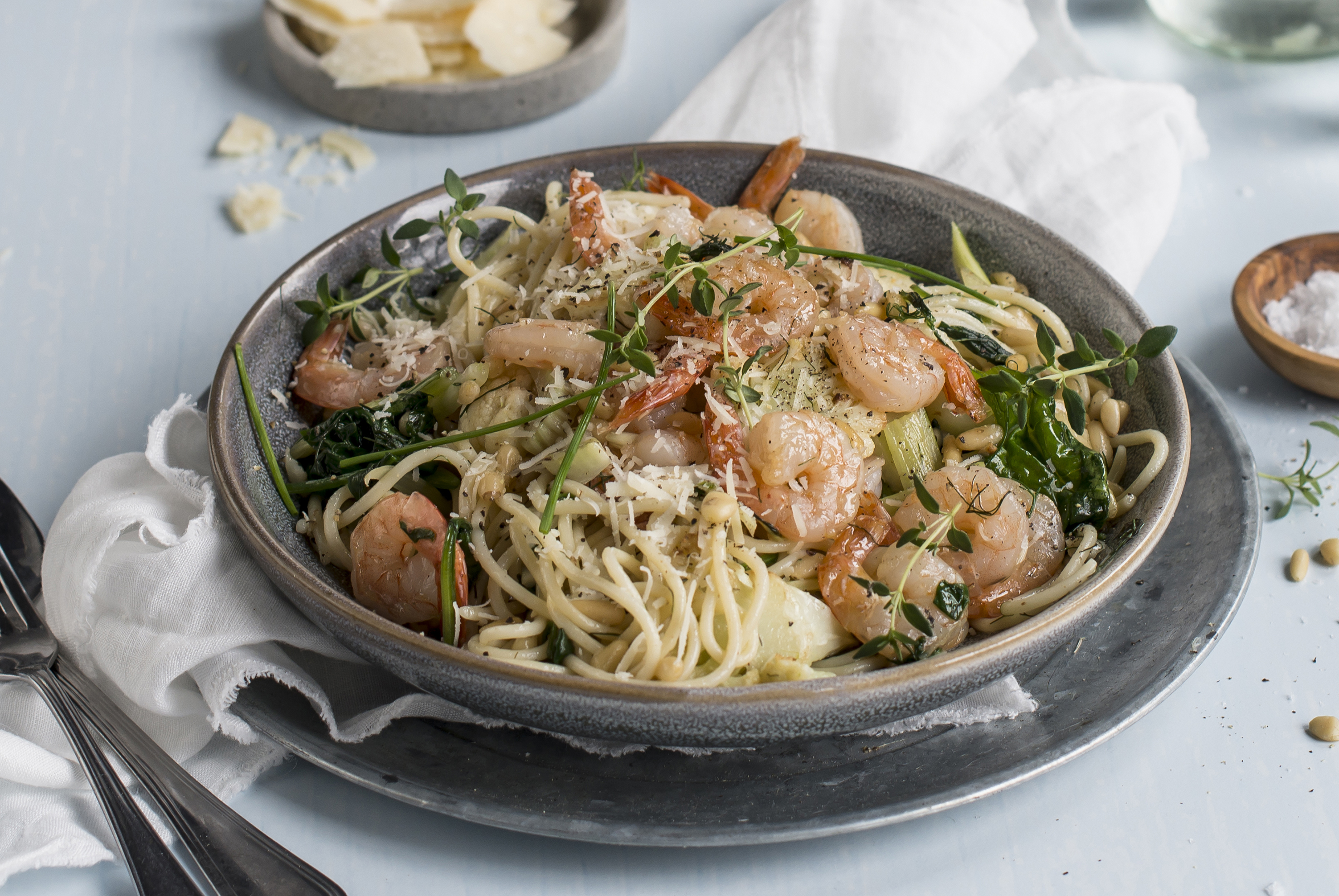 Pasta med kongereker, stekt blomkål og pinjekjerner