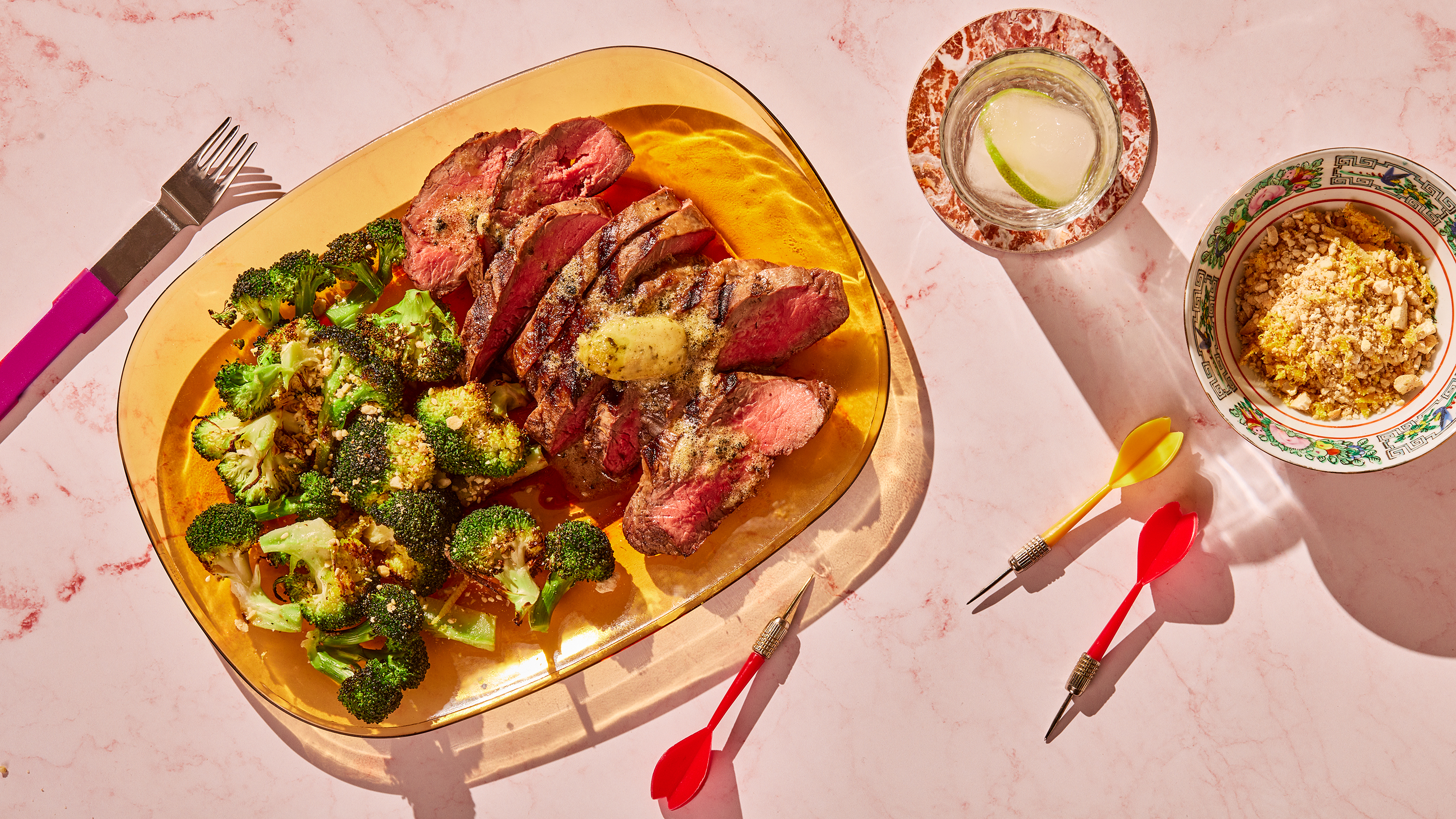 Sirloin steak med grillet brokkoli og hvitløk