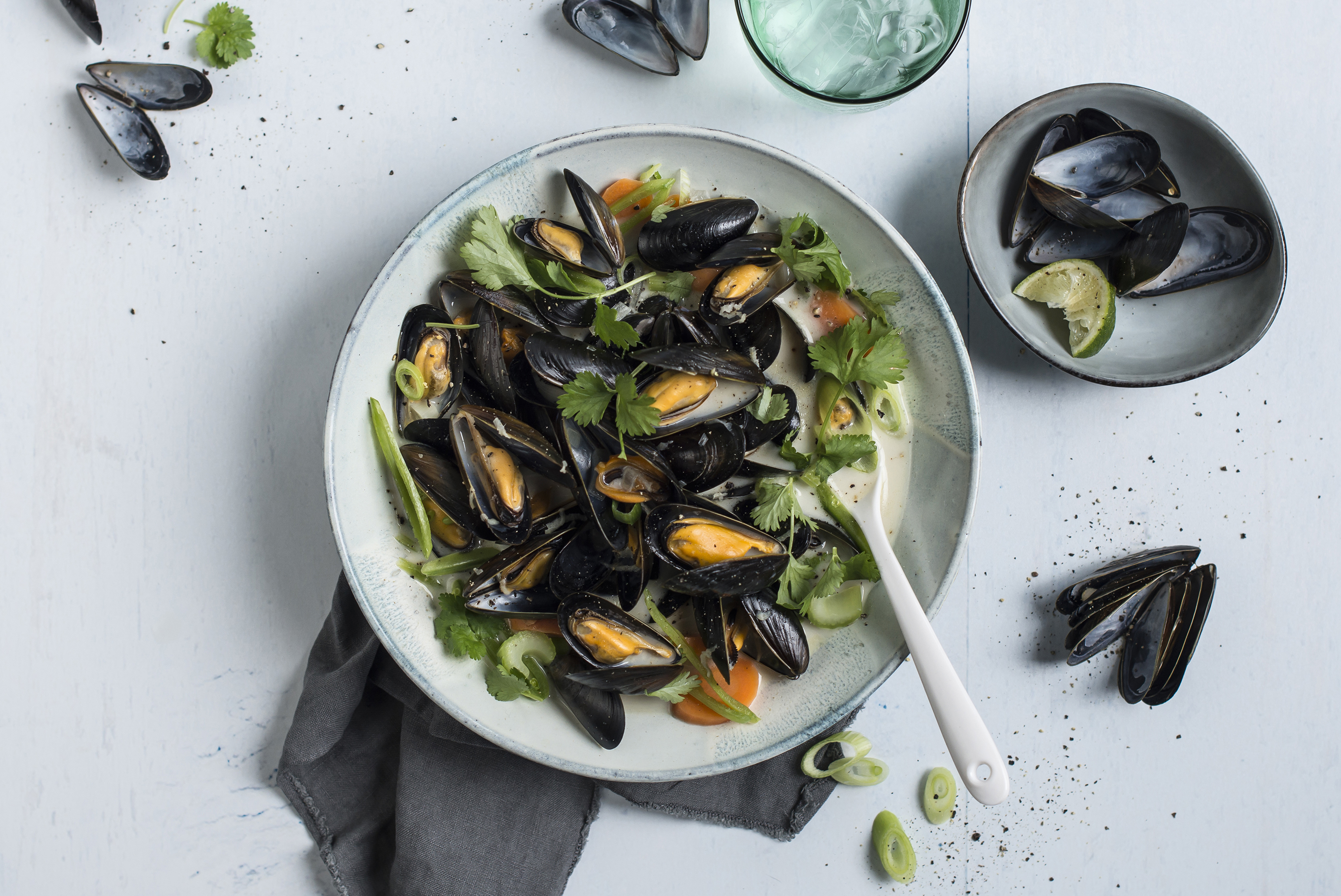 Blåskjellsuppe med kokos, chili og ingefær
